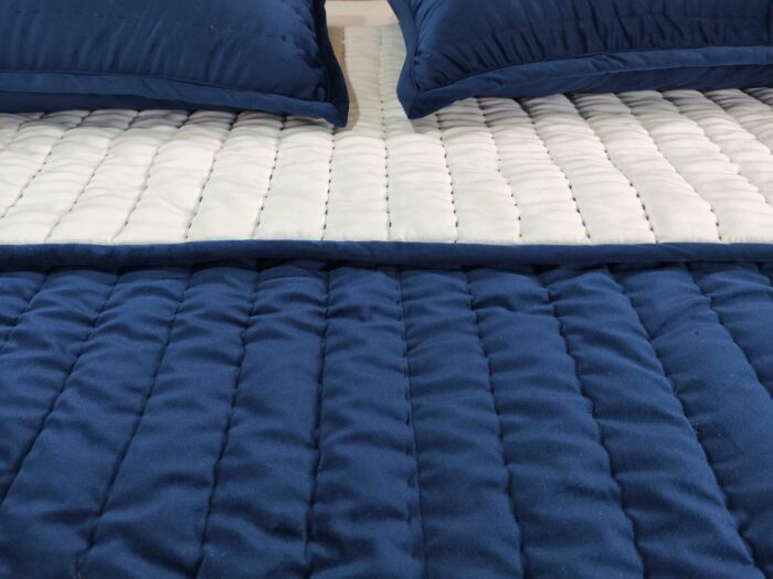 ⁦Amazing Blue & White Bed Spread - BDS 02 (250x250cm)⁩ - الصورة ⁦3⁩