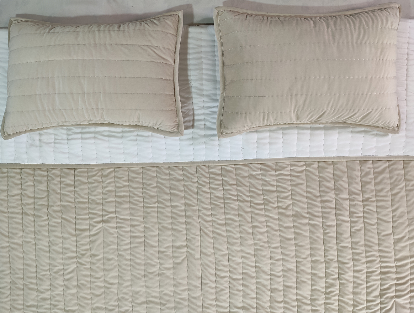 01-33-1.jpg Beautiful Beige & White Bed Spread - BDS 03 (250x250cm) - Image 3