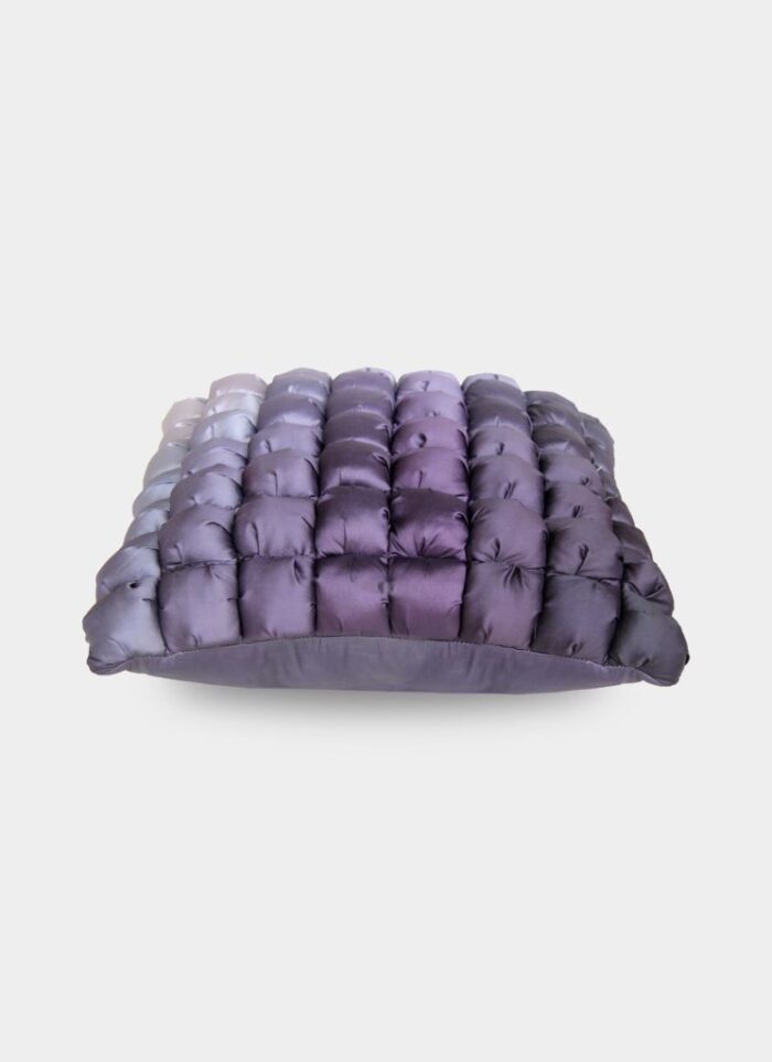 ⁦Purple Polyester Bubble Pillow Cover - CS 006 (40x40cm)⁩ - الصورة ⁦2⁩