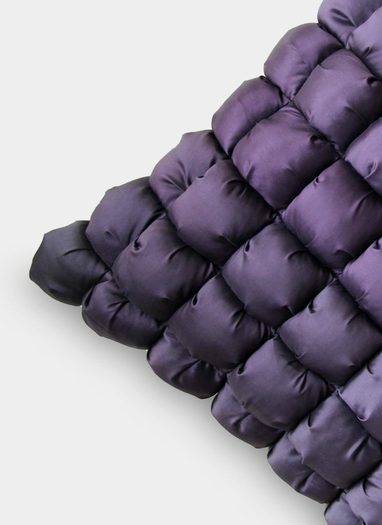 15050 (4) Purple Polyester Bubble Pillow Cover - CS 006 (40x40cm) - الصورة 4