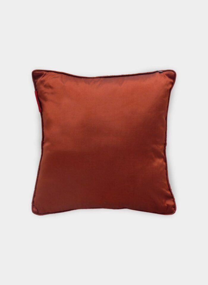 ⁦Orange and Silver Polyester Cushion Cover for Sofa, Bed, and Living Room - CS 035 (40x40cm)⁩ - الصورة ⁦3⁩