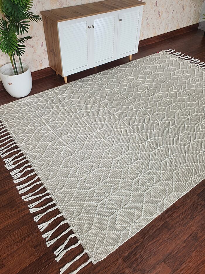 Natural white color woven rug with fringes - SRN 007 (170x240cm) by Ramsha Home