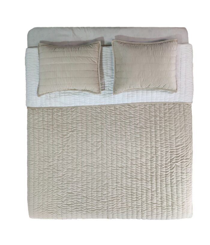 Beautiful Beige & White Polyester Bed Spread - BDS 03 (250x250cm)