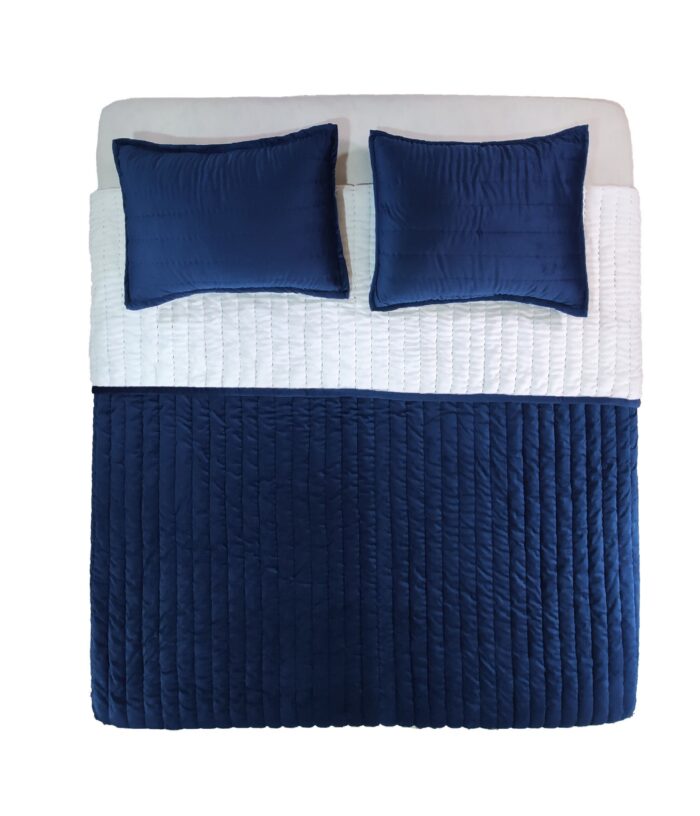 Amazing Blue & White Polyester Bed Spread - BDS 02 (250x250cm)