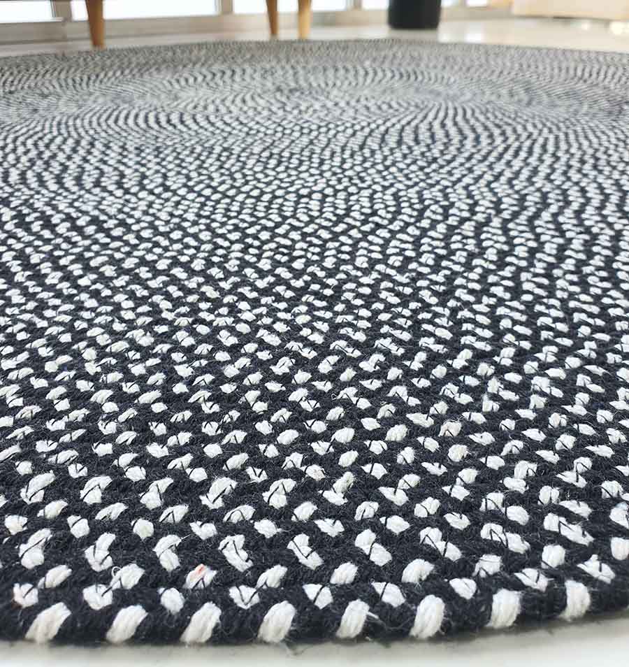 Elegant Handmade Round Rug in Black & White Cotton - BR 007 (120cm) by Ramsha Home Elegant handmade round rug in black and white cotton - BR 007 (120cm) by Ramsha Home