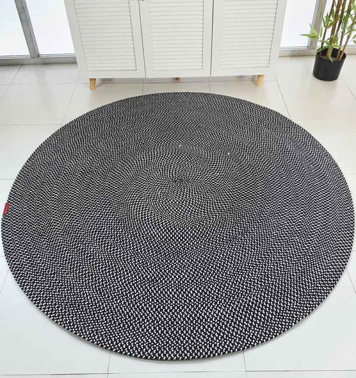 Versatile round rug in black and white cotton for interior decor - BR 007 (120cm) by Ramsha Home
