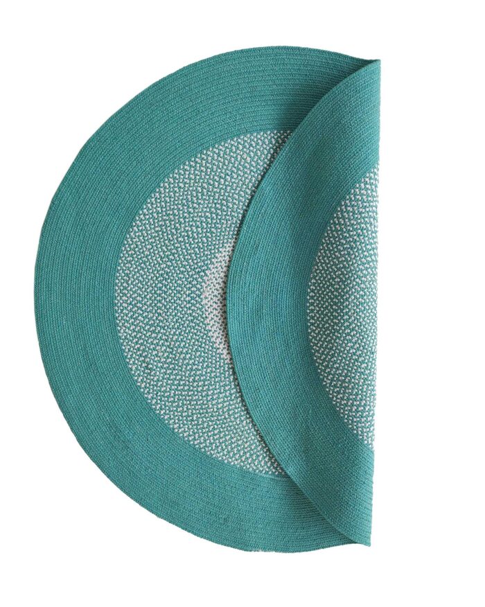 ⁦Luxurious Handmade Turquoise & White Color Cotton Braided Rug - BR 002⁩ - الصورة ⁦3⁩