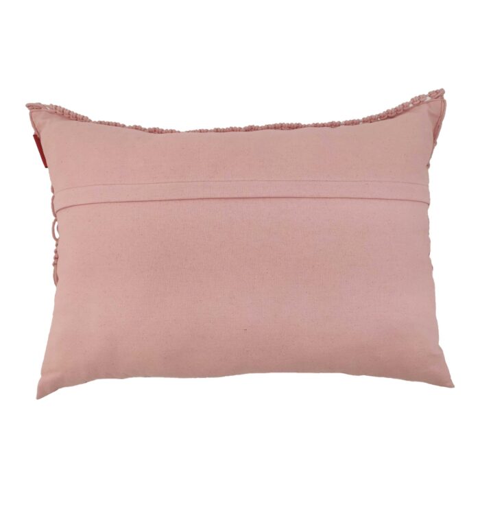 ⁦Pink Cotton Macrame Cushion Cover with Fringes for Couch and Window Seat - CS 040 (50x70cm)⁩ - الصورة ⁦2⁩