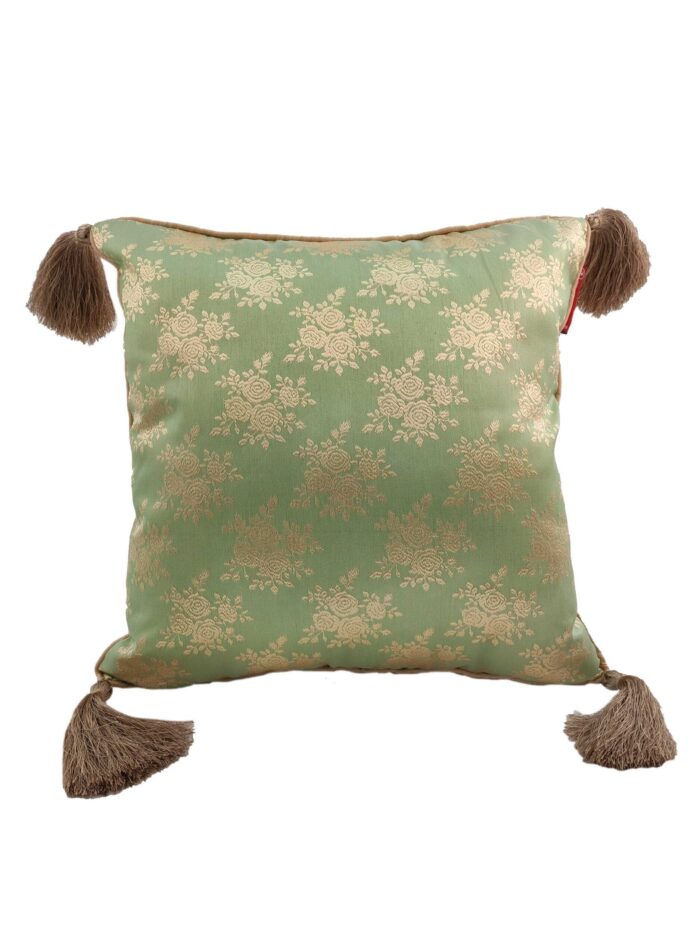⁦Light Green Polyester Cushion Cover with Tassels for Bed, Couch, and Sofa - CS 042 (40x40cm)⁩ - الصورة ⁦1⁩