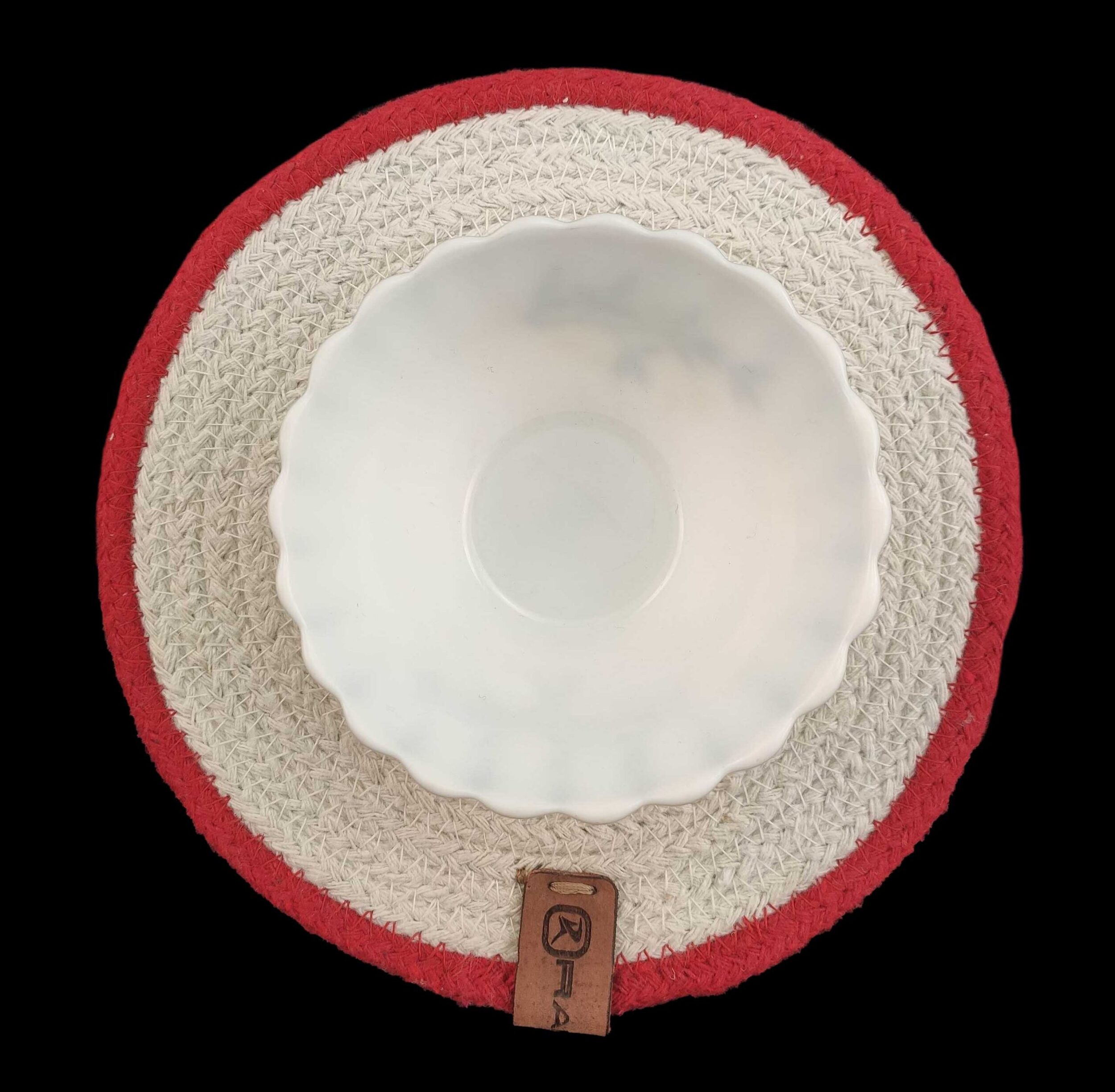 IMG_20211130_190943-1-scaled-1.jpg Round Red and White Placemat - PM 010 - Image 2