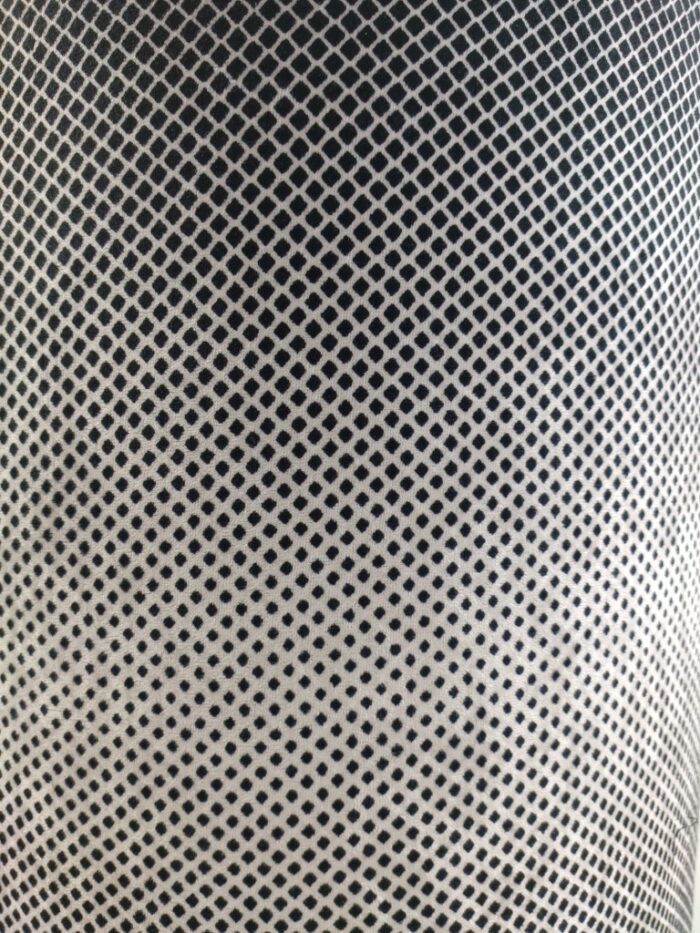 ⁦Black and White Color Polyester Velvet Pouf for Drawing Room - PF 026 (30x35x35cm)⁩ - الصورة ⁦2⁩