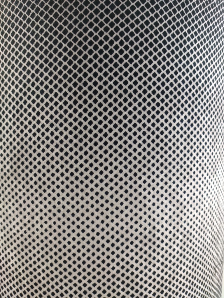IMG_20220101_164906-3.jpg Black and White Color Polyester Velvet Pouf for Drawing Room - PF 026 (30x35x35cm) - الصورة 2