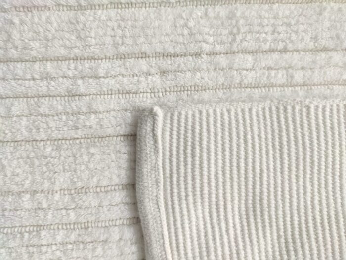Bleach White Non-Slip Fluffy Soft Cotton Bathmat - BT 001 (60x90cm) - Image 4