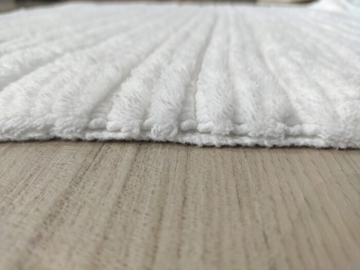 Bleach White Non-Slip Fluffy Soft Cotton Bathmat - BT 001 (60x90cm) - Image 3