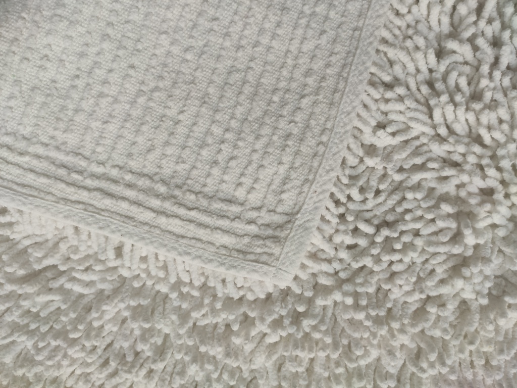 IMG_20220113_153504.jpg Bleach White Non-Slip Fluffy Soft Cotton Bathmat - BT 006 (60x90cm) - Image 3