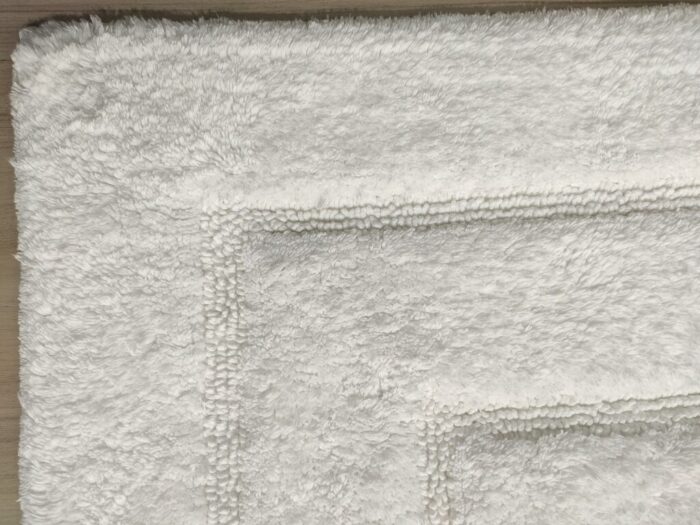 Bleach White Non-Slip Fluffy Soft Cotton Bathmat - BT 002 (60x90cm) - Image 4