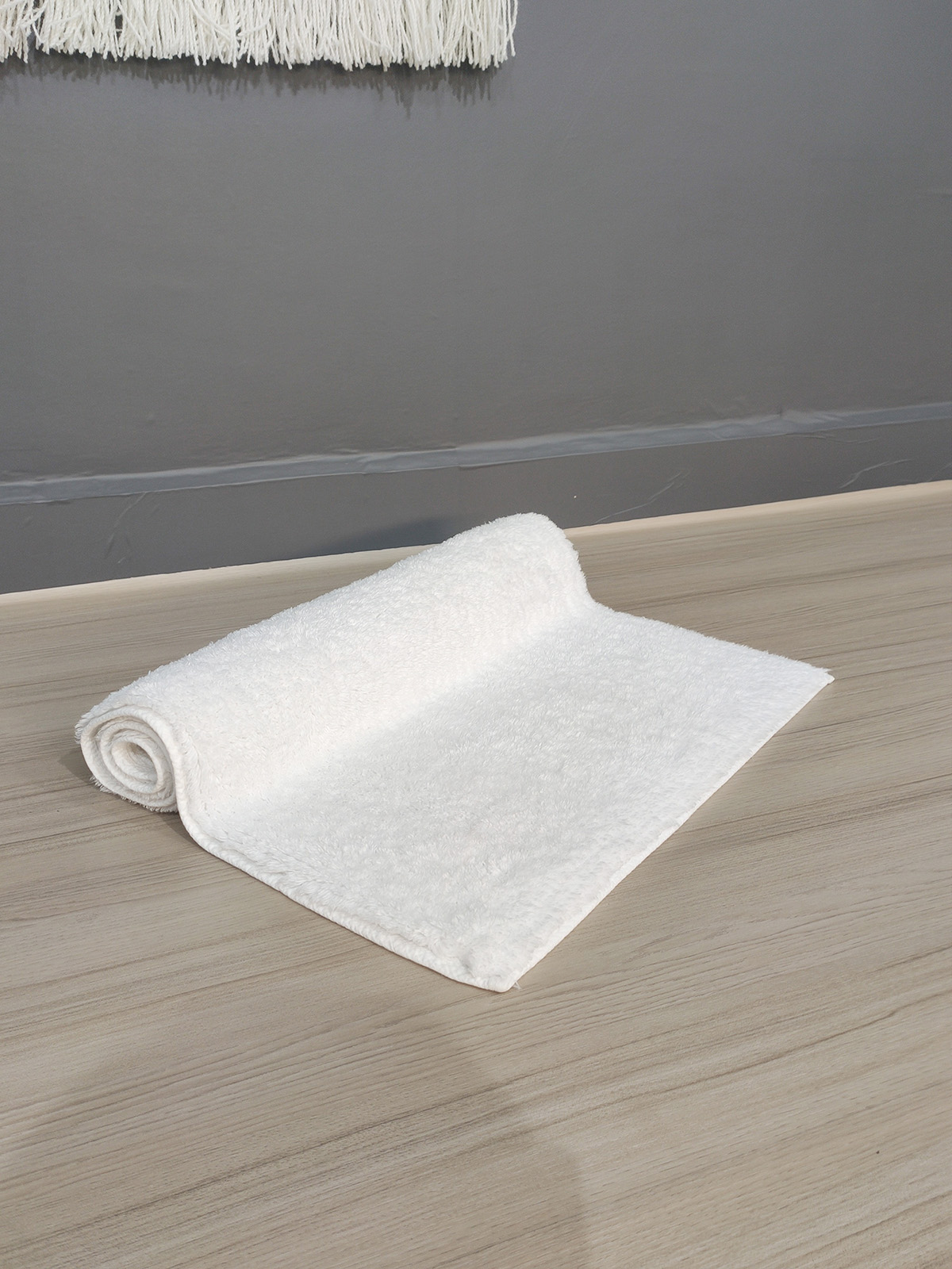 IMG_20220113_160522-1.jpg White Color Handmade Bathmat - BT 010 (60x90cm) - Image 2