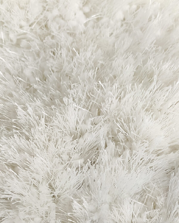 Soft Entryway Decor Shaggy Rug MPV 01 in White Color, 80x200cm by Ramsha Home Soft shaggy rug MPV 01 in white color, 80x200cm, perfect for entryway decor by Ramsha Home.