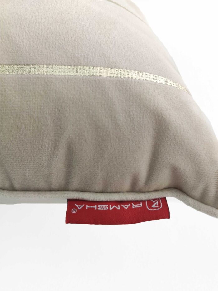 ⁦Cream Velvet Cushion Cover for Window Seat and Cafe - CS 099 (45x45cm)⁩ - الصورة ⁦3⁩