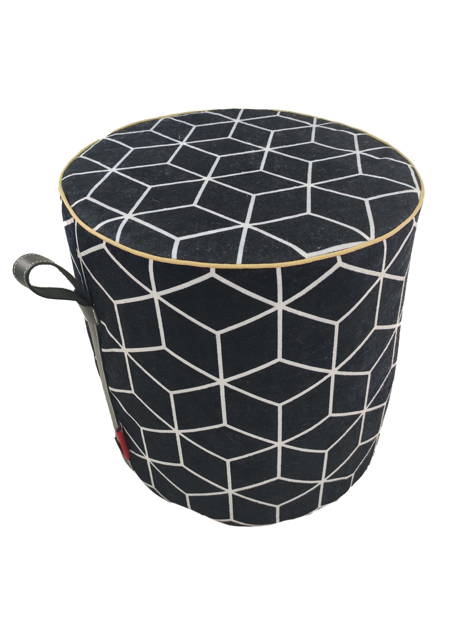 IMG_20220316_123048-scaled-1.jpg Black & White Modern Pouf - PF 028 (40x40x40cm) - الصورة 2