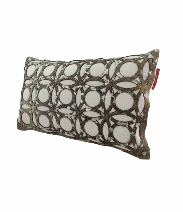 ⁦Decorative Home White Leather Cushion - CS 100 (30x50cm)⁩ - الصورة ⁦2⁩
