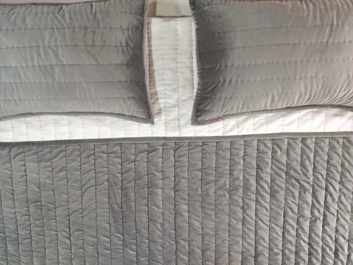 Beautiful Grey & White Bed Spread - BDS 04 (250x250cm) - Image 4