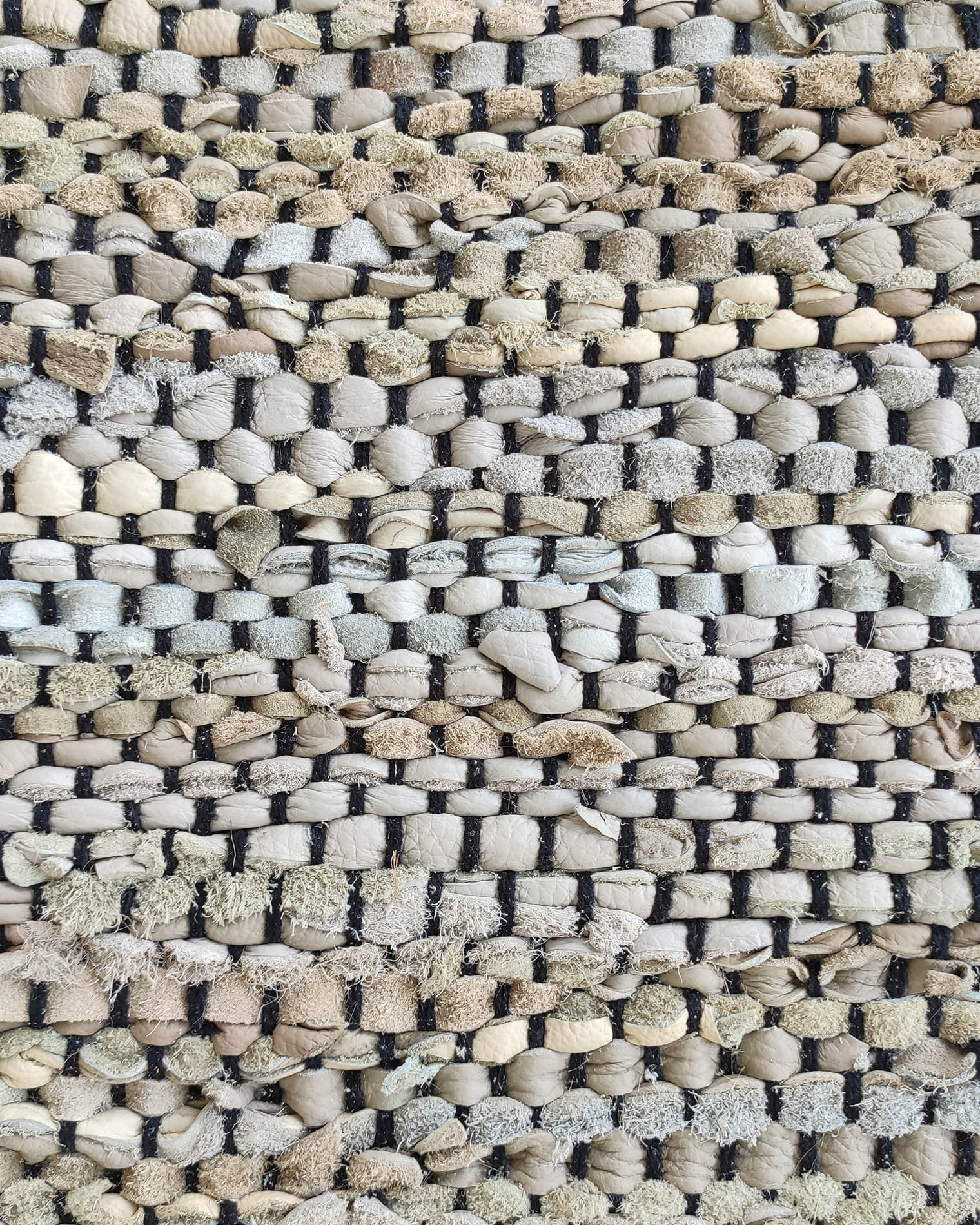 IMG_20220706_115041-1.jpg Multi Color Leather Area Woven Rug - WR 012 (170x240cm) - الصورة 2