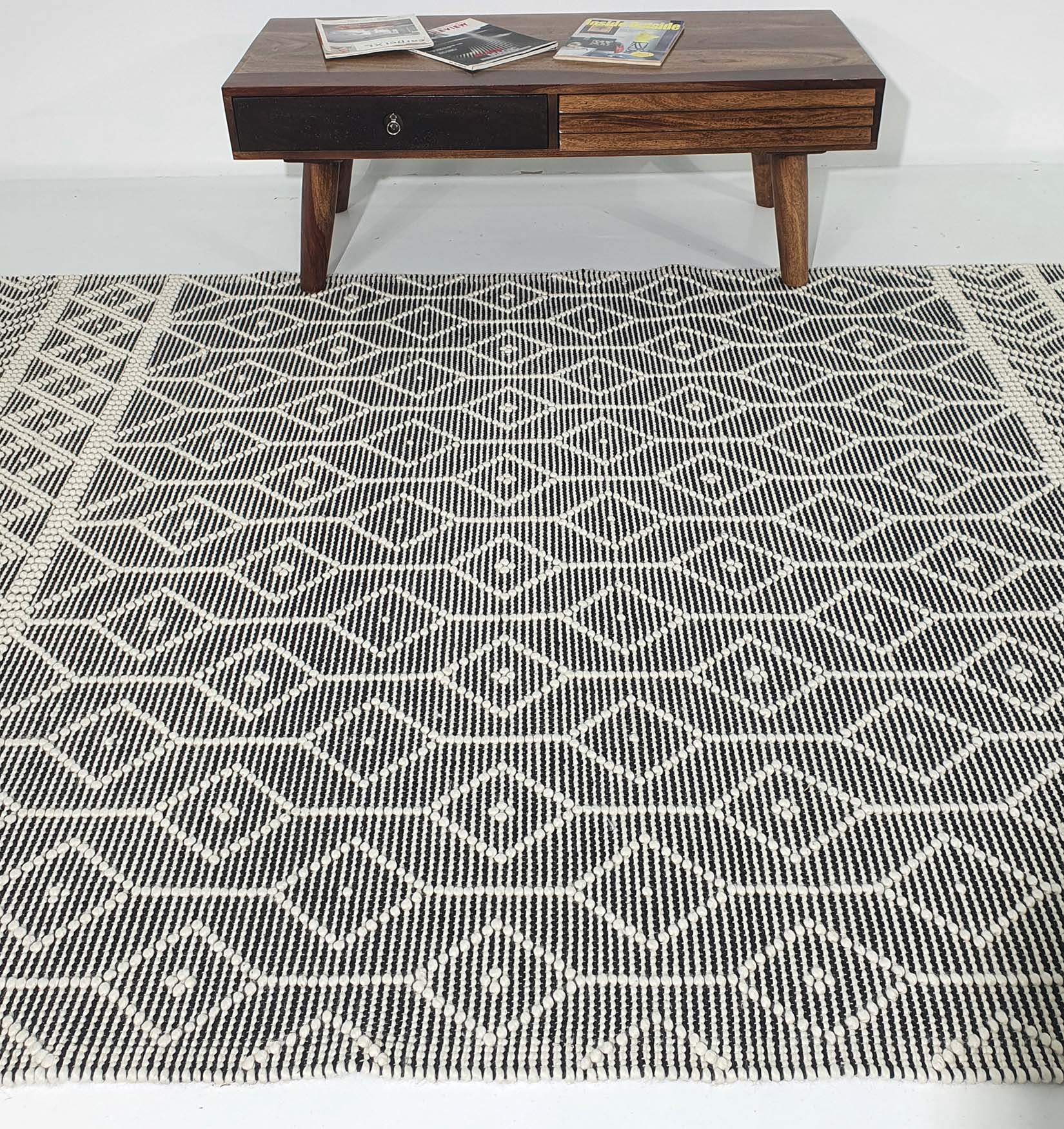 Modern White & Black Wool and Cotton Decor Woven Rug SR 005 (170x240cm) by Ramsha Home Modern 170x240cm woven rug in white and black, SR 005, featuring wool and cotton blend, ideal for stylish and functional home decor by Ramsha Home.