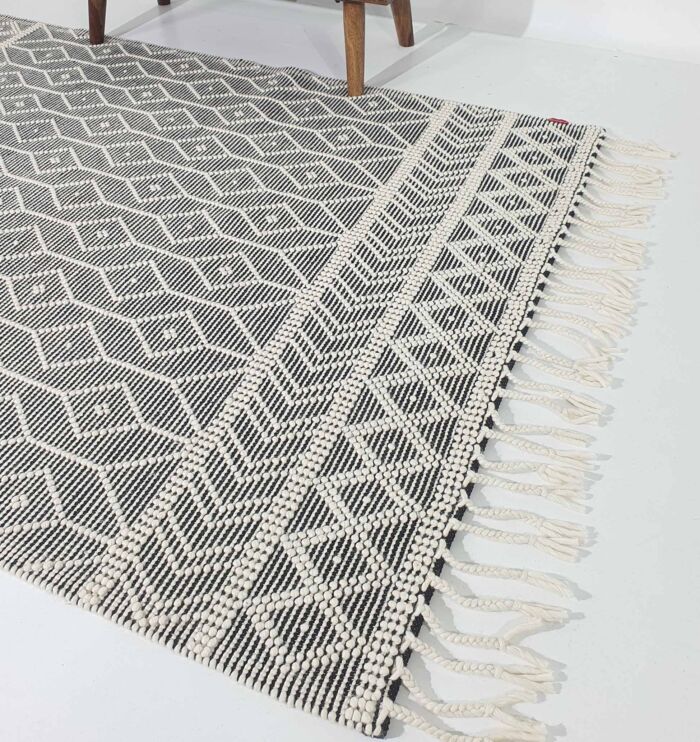 Chic 170x240cm white and black woven rug, SR 005, made from wool and cotton, designed to complement modern and classic decor by Ramsha Home.
