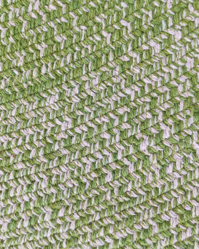 ⁦Handmade Green & White Color Cotton Round Braided Rug - BR 006⁩ - الصورة ⁦4⁩