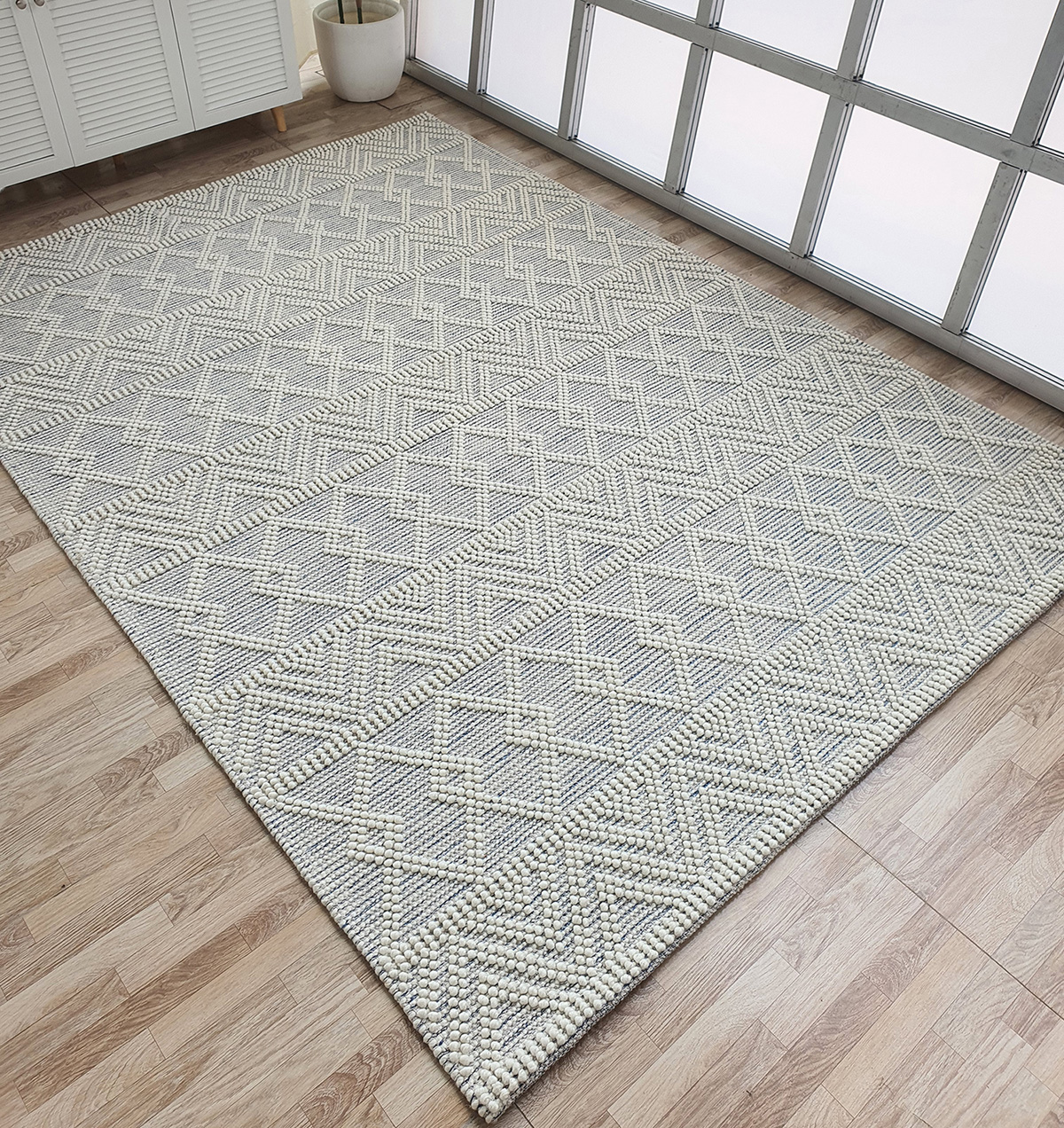 Premium Natural White Woven Rug for Interior Decor - SRN 021 (200x300cm) by Ramsha Home Handcrafted natural white color home decor woven rug - SRN 021 (200x300cm) by Ramsha Home