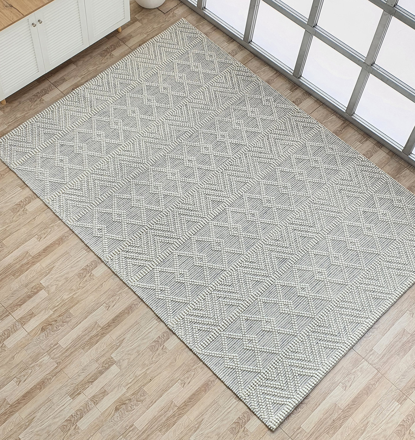 Contemporary Natural White Color Home Decor Woven Rug - SRN 021 (200x300cm) by Ramsha Home Versatile home decor woven rug in natural white color - SRN 021 (200x300cm) by Ramsha Home
