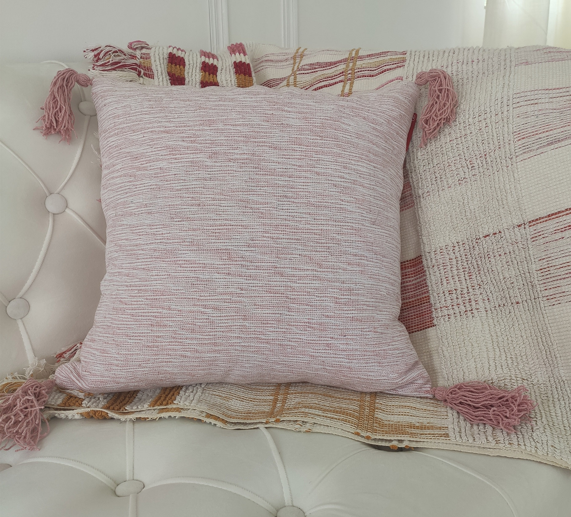 Plush Pink Cushion with Filler - Ideal for Sofa or Office 45x45cm Plush pink cushion with filler, 45x45cm