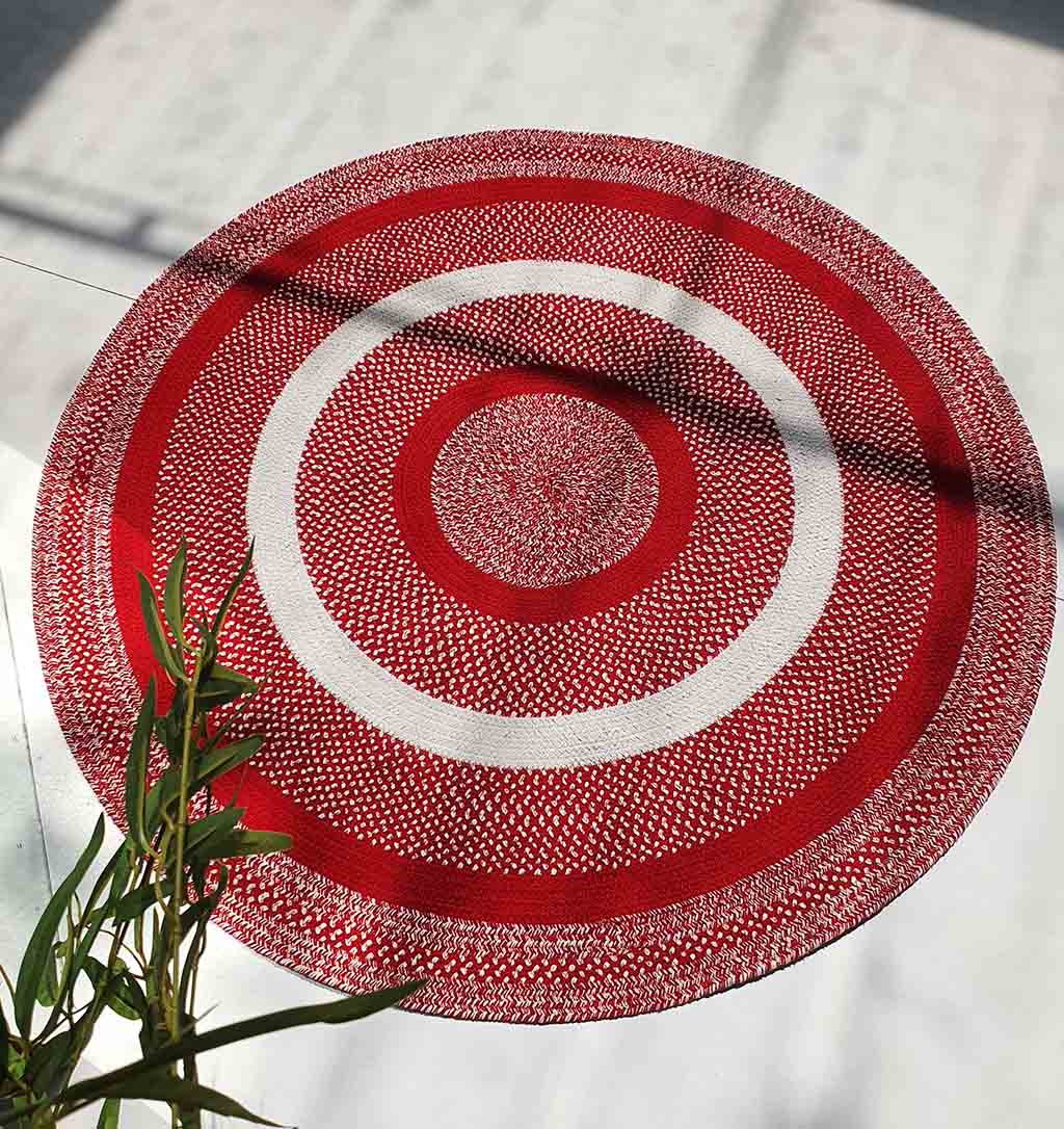 Amazing Handmade Cotton Round Rug in Red & White – BR 005 (120cm) Amazing Handmade Cotton Round Rug in Red & White Color - BR 005 (120cm)