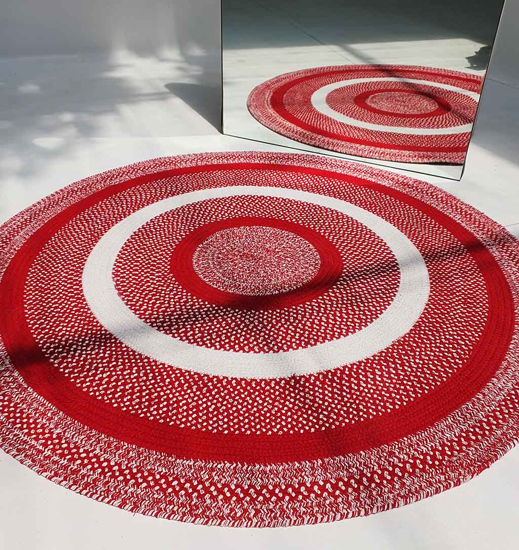 Amazing Handmade Cotton Round Rug in Red & White – BR 005 (120cm) Amazing Handmade Cotton Round Rug in Red & White Color - BR 005 (120cm)