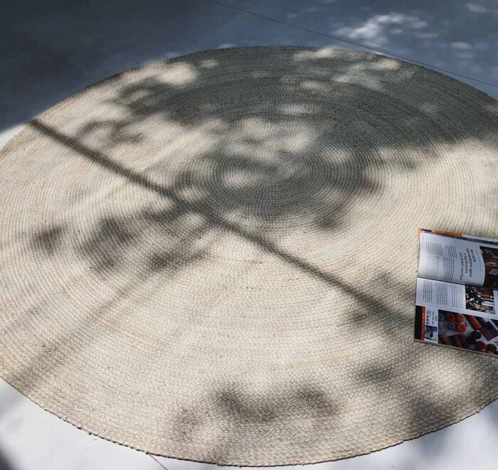 Stunning handmade braided round jute rug – BR 017 (150cm)