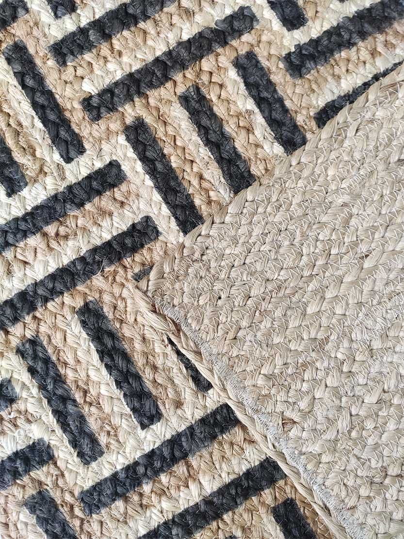IMG_20230102_110820.jpg Amazing Handmade Jute Floor Braided Rug - BR 039 (140x200cm) - الصورة 3