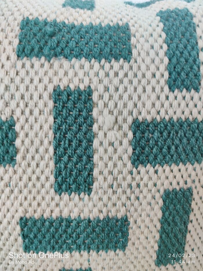⁦Light Blue & Cream Polyester Cushion with Filler for Hallway, Office - CS 256 (30x50cm)⁩ - الصورة ⁦4⁩
