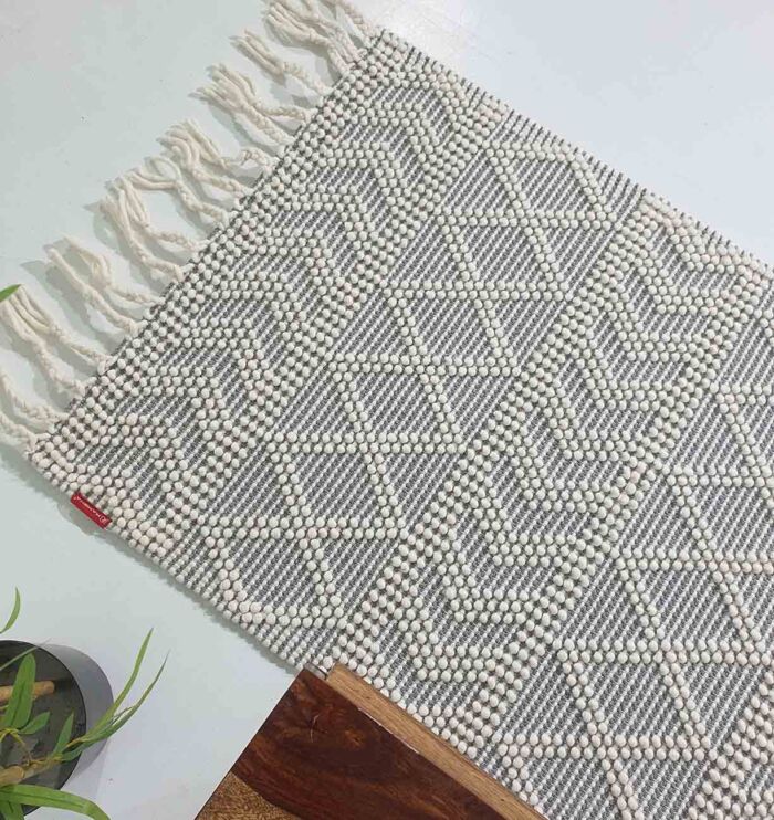 Detailed View of Natural White Wool and Cotton Woven Rug SRN-020 - Ramsha Home