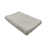 White bath towel TW-016, 40X60cm, made of soft and absorbent cotton, ideal for bathroom needs by Ramsha Home.