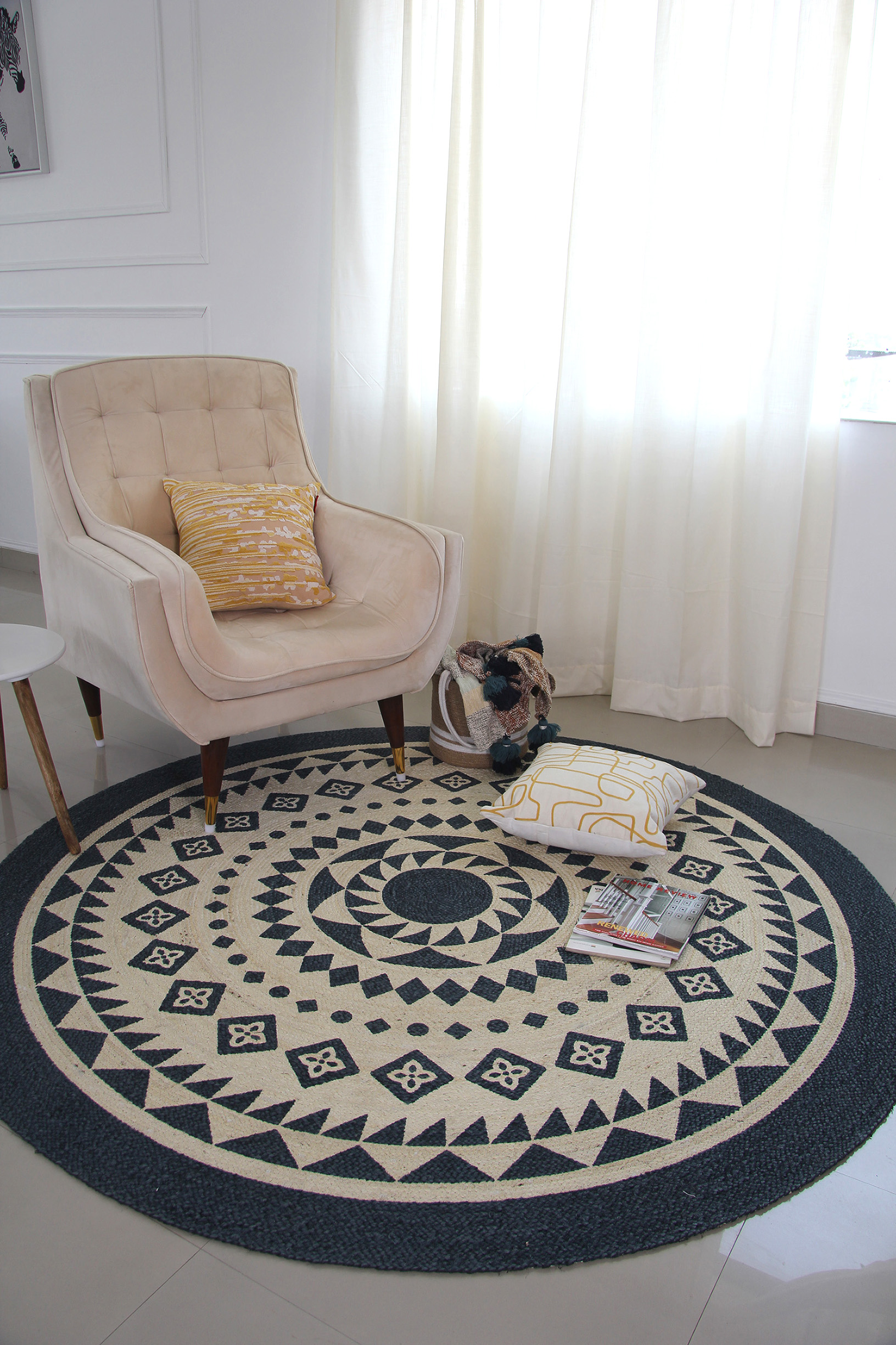 Elegant Handmade Braided Jute Round Rug - BR 075 (200cm) by Ramsha Home Elegant handmade braided jute round rug BR 075 200cm by Ramsha Home