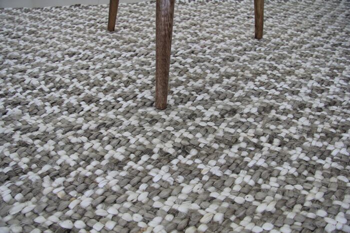 Reversible Crochet Rug with Timeless Appeal