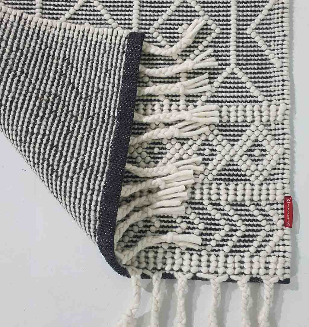 Backside View of Precision and Fine Quality on Wool and Cotton Rug SRN-018 - Ramsha Home Backside View of Precision and Fine Quality on Wool and Cotton Rug SRN-018 - Ramsha Home