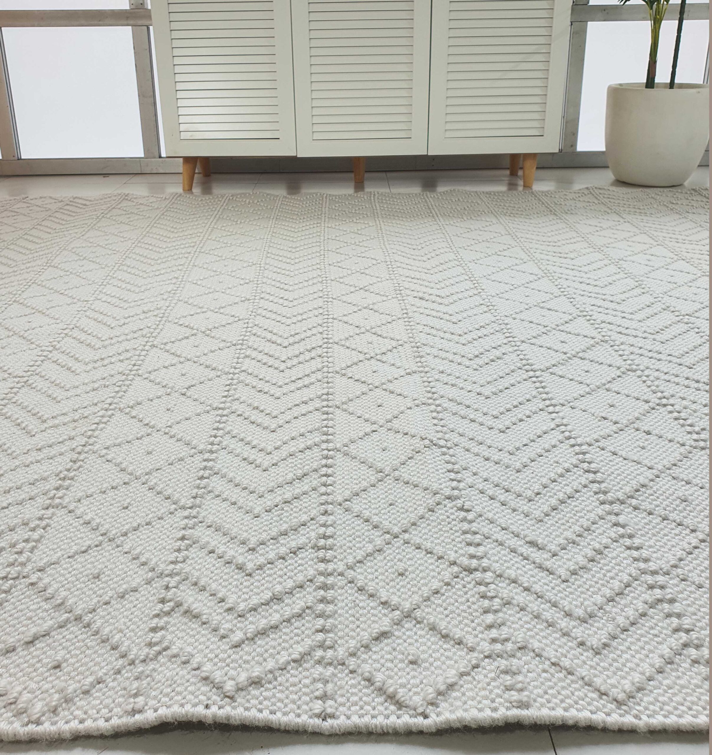 Elegant White Woven Rug SR 022 (80x200cm) by Ramsha Home Elegant white woven rug SR 022 (80x200cm) for living rooms or bedrooms by Ramsha Home