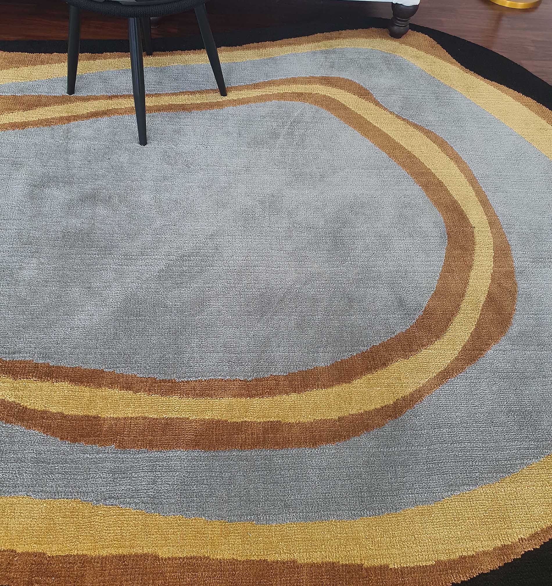 Carpets & Rugs Dubai – Buy Modern Rugs, Bedroom Carpets, Tufted Rugs & Traditional Designs Modern carpet and rugs collection in Dubai and UAE, including silk carpets, bedroom rugs, runner rugs, and traditional rugs for sale.