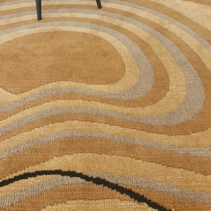 Modern carpet and rugs collection in Dubai with silk carpets, tufted rugs, bedroom rugs, and traditional rugs for living rooms.