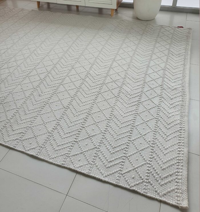 Stylish white polyester rug SR 022 (80x200cm) for modern interiors by Ramsha Home