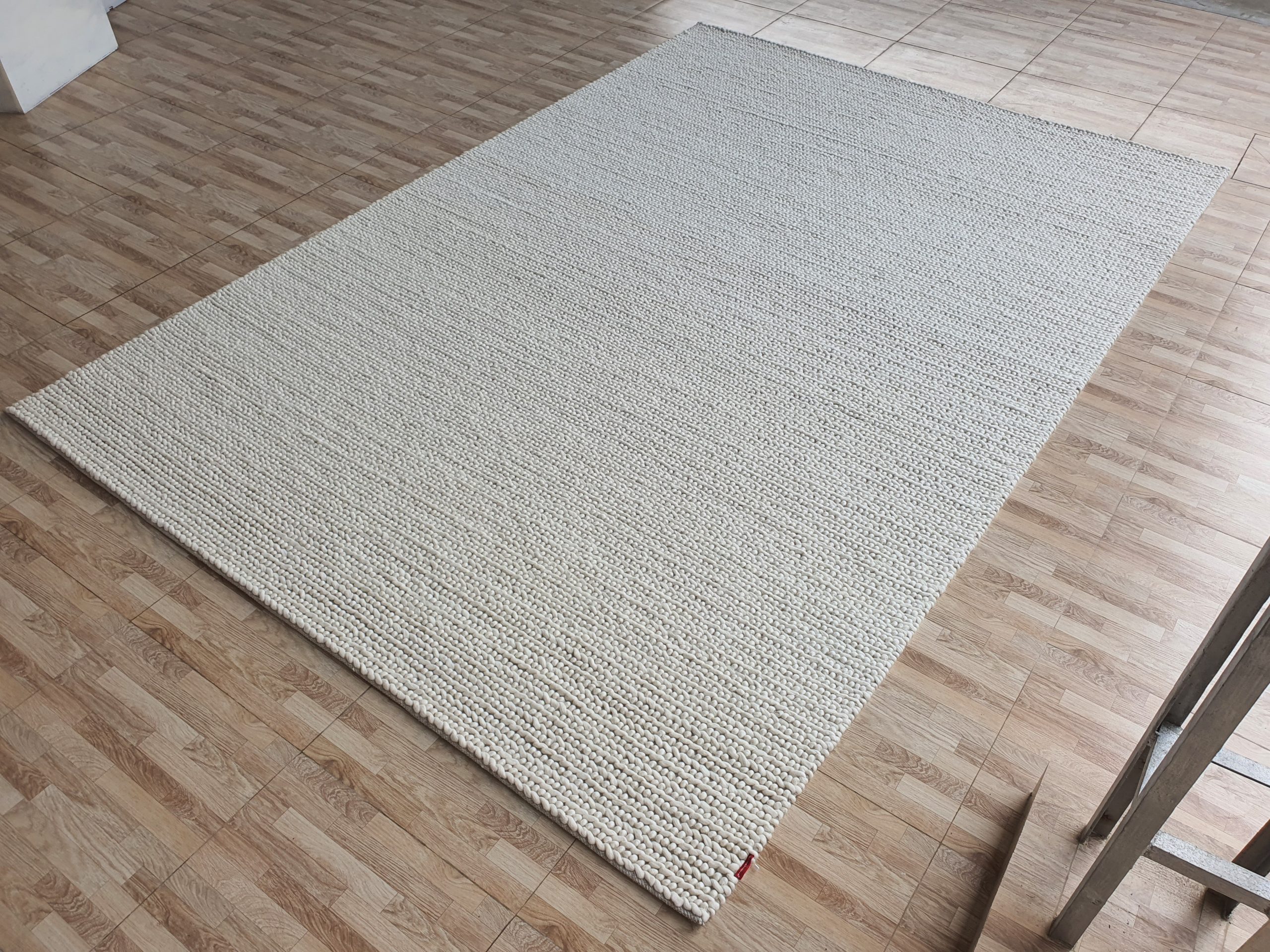 Modern White Bedroom Decor Woven Rug - SRN 031 (170x240cm) by Ramsha Home Modern white bedroom decor woven rug SRN 031, 170x240cm by Ramsha Home