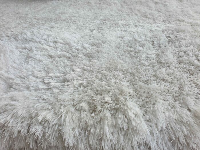 Close-up of MPS-01 White Shaggy Rug - Ramsha Home
