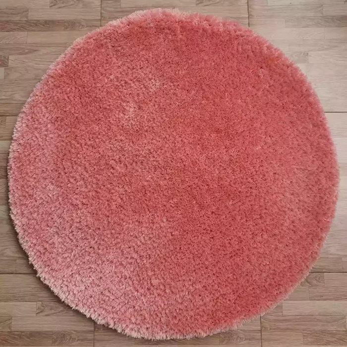 Shaggy rug with fluffy texture, soft feel, and modern design for cozy home interiors.
